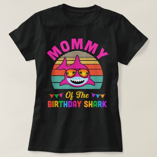 サメの母のママ誕生日マッチングファミリー Tシャツ (デザイン正面)