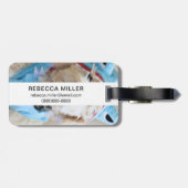 サメの衣装を着たゴルデンドル ラゲッジタグ (裏面横)