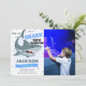 サメの誕生日写真招待状 招待状 (スタンド正面)