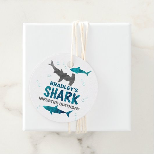 サメは年齢に関係なく誕生日パーティーを開催 フェイバータグ (インサイチュ)