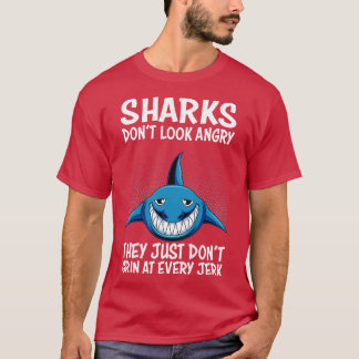 サメは、すべてのジャークShark Diver Pに笑いを浮かべていない Tシャツ