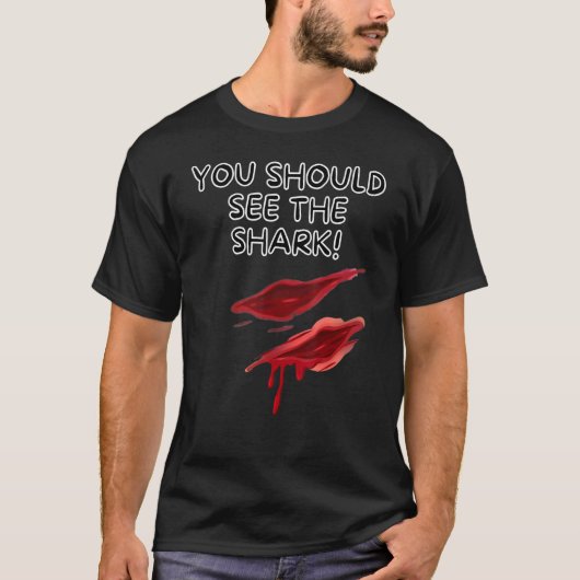 サメを見た方がいい Tシャツ (正面)