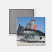 サメビーチの上のおもしろい猫 マグネット (正面/裏面)