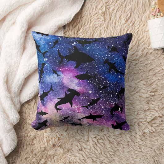 サメモダンの魚間勾配カラフル銀河系宇宙 クッション (ブランケット)