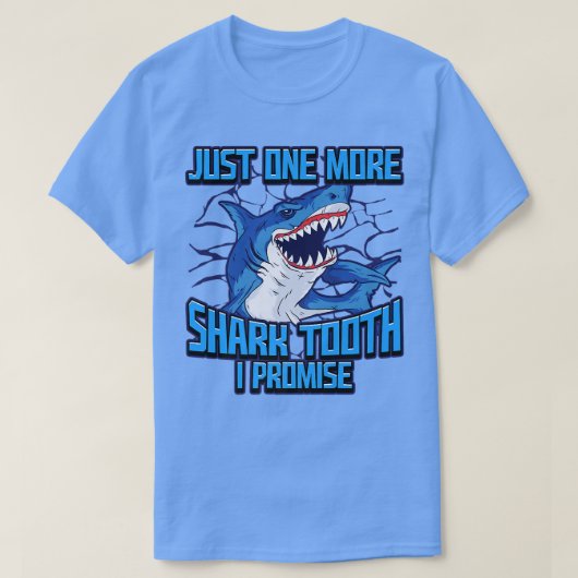サメ化石Hの化石歯回収デザイン Tシャツ (デザイン正面)