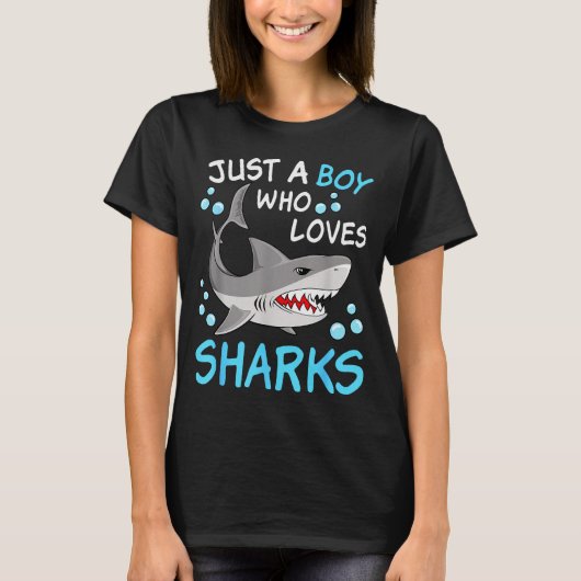 サメ好きな少年 楽しい海の動物 サメ Tシャツ (正面)