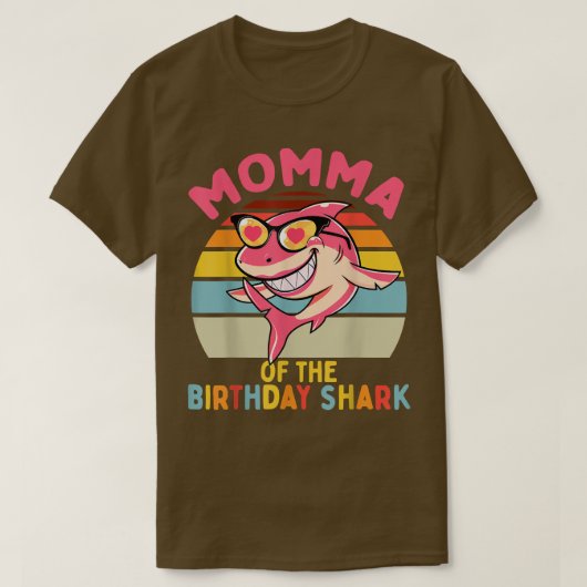 サメ誕生日マッチングファミリーのママ Tシャツ (デザイン正面)