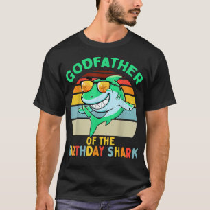 サメ誕生日マッチングファミリーのメンス神父 Tシャツ
