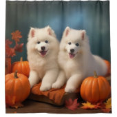 サモエドの子犬の秋の喜びのかぼちゃ シャワーカーテン (正面)
