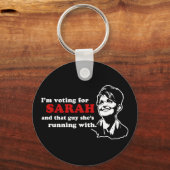 サラとその男のために投票してる キーホルダー (正面)