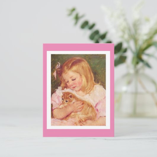 サラは猫を抱きしめている。 ポストカード (スタンド正面)