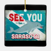 サラソタドルフィン – レトロヴィンテージトラベル セラミックオーナメント (裏面)