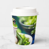 サラダに蛙が入っている 紙コップ (裏面)