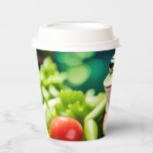 サラダに蛙が入っている 紙コップ (正面)