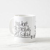 サラダを持つ友人に勝ちません! コーヒーマグカップ (正面左)