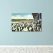 サラトガレーストラック&クラブハウスでの群集 キャンバスプリント (インサイチュ (ウッドフロア))