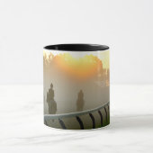 サラトガ杯に登場する馬 マグカップ (中央)