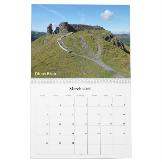 サラ・ウッドベリーの城のウェールズ暦 カレンダー (3月 2026)