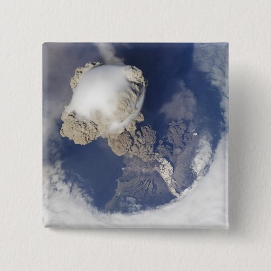 サリチョフ火山の噴火 缶バッジ (正面)