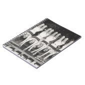 サルのバーにショーガールよくはしゃぐデザイン。 ノートブック (左側)