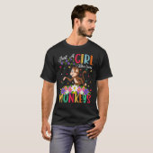 サルはサルを愛する少女にすぎない Tシャツ (正面フル)