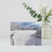 サレムヒルの池と森林に沿った冬の景勝地 ポストカード (スタンド正面)