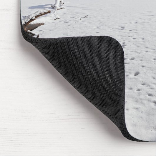 サレムヒルの池と森林に沿った冬の景勝地 マウスパッド (コーナー)