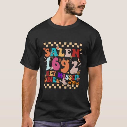 サレム1692彼ら恋しく思は1 Tシャツ (正面)
