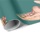 サロンを身に着けているセクシーなピンナップの女の子のかわいらしいブロンドの女性 ラッピングペーパー (ロールコーナー)