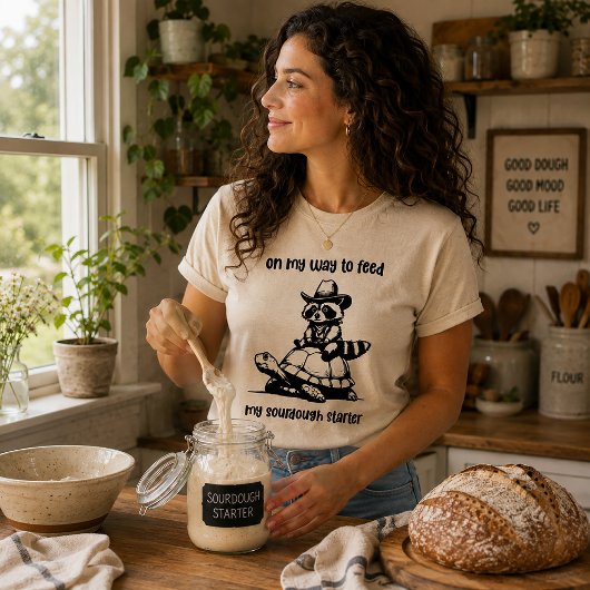 サワードウ・スターターに餌やりに行く途中 Tシャツ