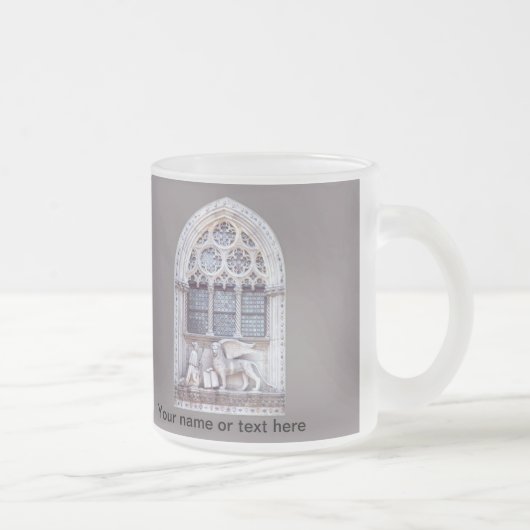 サンのMarcoによって飛ぶライオンのステンドグラス窓 フロストグラスマグカップ (右)