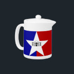 サンアントニオシティ国旗のティーポット<br><div class="desc">サン鮮やかアントニオプライドのtouchを追加お茶の時間に独占的サンアントニオの旗を特集したティーポット！詳細に細心の注意を払って作られたこのティーポットは、単なる機能作品ではなく、サンアントニオの豊かな歴史と文化伝統のお祝いである。目を引くデザインは、象徴的な青、赤、白の旗を白い星で飾独身のり、街のアイデンティティと魅力を象徴しユニークている。あなたはお茶を出すか、静かな時間を一人で楽しむかは、このティーポットが最適な選択である。そのスタイリッシュデザインと高品質建築は機能的で視覚的に魅力的な両方を作り出し、エレガンスでサンアントニオの憧れを表現可能にする。耐久性の高い素材で作ら高品質れたサンアントニオ国旗のティーポットは、長く続く楽しい茶飲み体験を提供するように設計されている。フラグ鮮やかデザインは正確に印刷され、外観とプロフェッショナルを確お洒落保する。ティーポットは安全な蓋と簡単注入のための快適な取っ手を備え、キッチンやダイニングルームに実用的で装飾的な追加を可能にする。サンアントニオの文化を大切にしたり、単に愛し、意味のあるキッチンのアクセサリーを愛すユニークる人にとって理想的な贈り物である。Teapot San Antonio Flagデザイン、ブルー、レッド、ホワイト独身の、ホワイトとホワイトスター素材、耐久性と安全な蓋、本物のSan Antonioしゃれている、思いやりある贈り物for Tea愛好家、ホームデコースアイキャッチング大事な行事、文化IDシンボルSAN Antonio Culture、ACULTURE祝 Rich Historical Symbol Perfect Syndinary Sylroom For Acing Lroom San San San San Antonio Kitchens、San San Antonio San Itonioチャームをに追加美しいティーポット高解像度プリント、機能性と美的な文化Touch、サンアントニオ実用的な、サンアントニオのルーツ長く続く品質、茶時間は任意のに最適な不可欠。サンアントニオ国旗のティーポット，耐久性とスタイリッシュ，ホワイトスターのエンブレム，サン独身のアントニオをテーマにした台所用品，素材，文化伝統アクセント，サンAntonioチャーム高品質，高品質ティーポット，サンAntonioプライドデコール，実用的と装飾，サンAntonioアイデンティティーエンブレム，機能キッチンアクセサリー，長期に渡る品質，サンスタイリッシュアントニオギアデコール、毎日の使用、特別な機会アクセサリー、本物のサンアントニオデザイン、デコール、サンアントニオティーポット。</div>