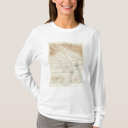 サンアンドレアスの切れ間を示すSan Bernardinoの四角形 Tシャツ (正面)