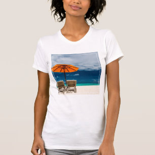 サンアンブレラオンサンディビーチ モルディブ Tシャツ