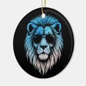 サンガクールラスのアートワークを着たライオン セラミックオーナメント (左)