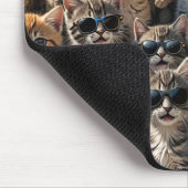 サンガクールラスをかぶった猫たち マウスパッド (コーナー)