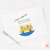 サンキューイエロースクールバス誕生日パーティー ラウンドシール (封筒)