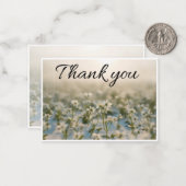 サンキューカードに散在する小さな白い花 ノートカード (正面/裏面インサイチュ)