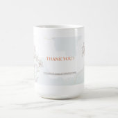 サンキューカードの白いマグのモックアップ コーヒーマグカップ (中央)