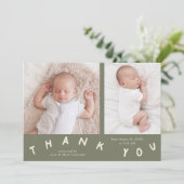 サンキュータイポグラフィセージグリーン誕生写真 案内状 (スタンド正面)