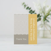 サンキュー結婚の婚約グレーホワイトシェブロン ポストカード (スタンド正面)