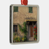 サンギミニャノに花の咲く美しい古い家 メタルオーナメント (右)
