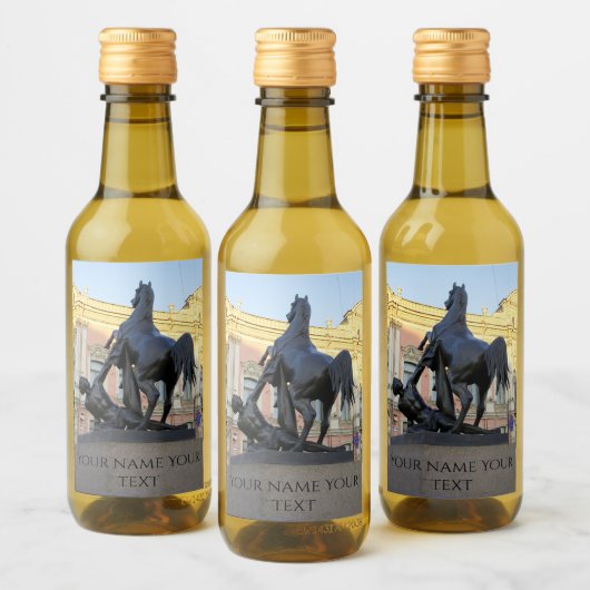 サンクトペテルブルクのアニチコフ橋を彫刻 ワインラベル (ボトル)