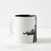 サンクトペテルブルク·アレクサンデル·プーシキン像 ツートーンマグカップ (正面左)