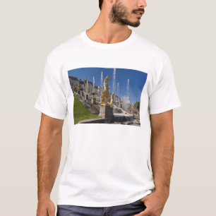 サンクトペテルブルク、グランドカスケードの噴水 Tシャツ