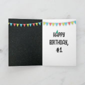 サングラスで古い誕生日バルーンを見る カード (内部)