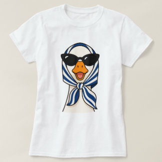 サングラスとセーラー風スカーフの可愛いアヒル Tシャツ
