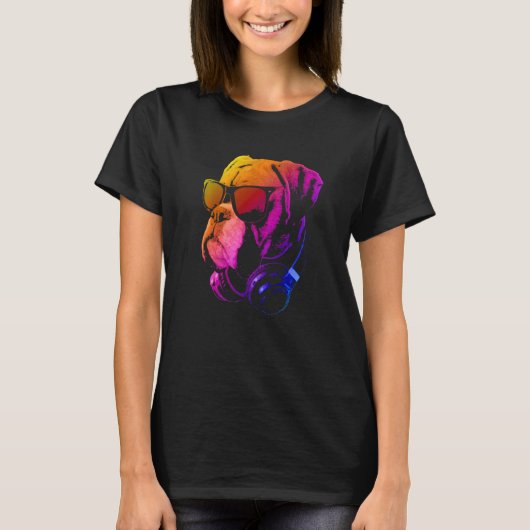 サングラスとヘッドフォンを備えたボクサー犬 Tシャツ (正面)