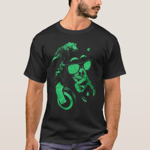 サングラスとヘッドフォンを備えたモンキーチンポ4 Tシャツ