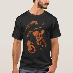 サングラスとヘッドフォンを備えたモンキーチンポ Tシャツ